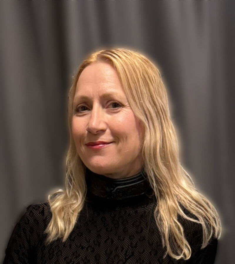 Headshot of a smiling woman
